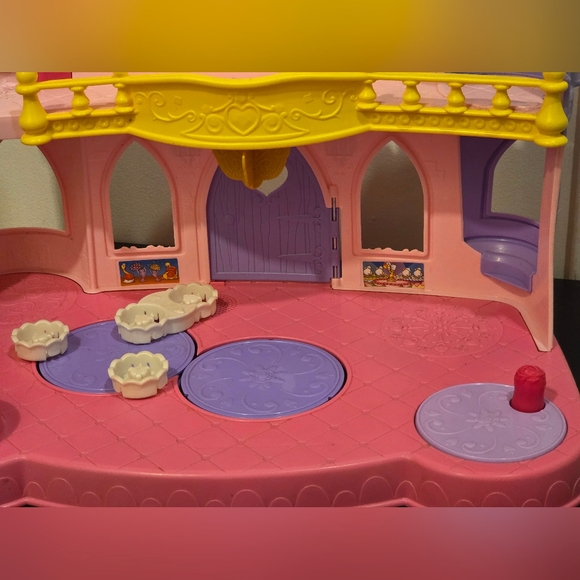 Little People Princess Muscial Dancing Palace & Cinderellas Dancing Carriage - Picture 8 of 17